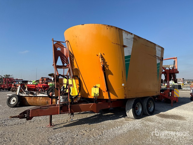 2011 California MC35 Feed Wagon - Desensiladora: foto 1 2011 California MC35 Feed Wagon - Desensiladora: foto 1