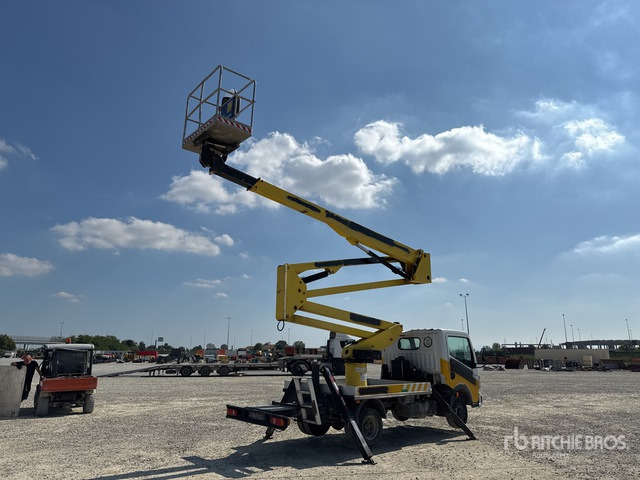 2011 Renault Maxity 110Dxi 2011 Socage DA320 20 m on Bucket Truck - Camión con plataforma elevadora: foto 4 2011 Renault Maxity 110Dxi 2011 Socage DA320 20 m on Bucket Truck - Camión con plataforma elevadora: foto 4