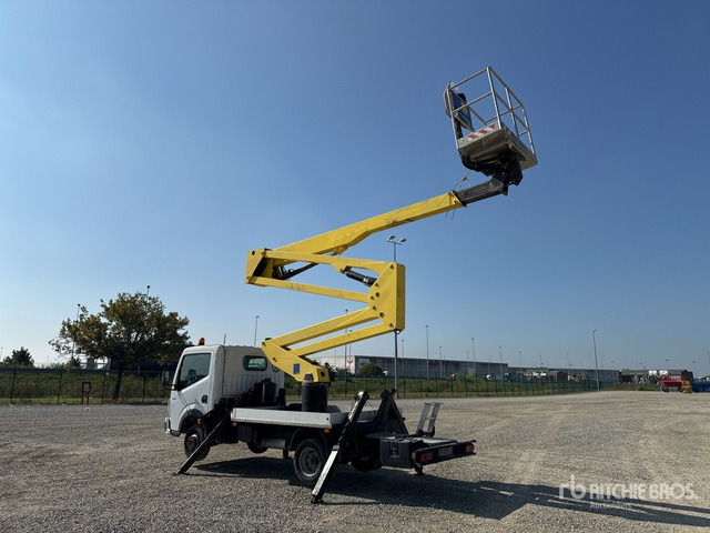 2011 Renault Maxity 110Dxi 2011 Socage DA320 20 m on Bucket Truck - Camión con plataforma elevadora: foto 4 2011 Renault Maxity 110Dxi 2011 Socage DA320 20 m on Bucket Truck - Camión con plataforma elevadora: foto 4