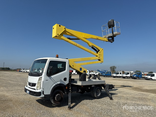 2011 Renault Maxity 110Dxi 2011 Socage DA320 20 m on Bucket Truck - Camión con plataforma elevadora: foto 2 2011 Renault Maxity 110Dxi 2011 Socage DA320 20 m on Bucket Truck - Camión con plataforma elevadora: foto 2
