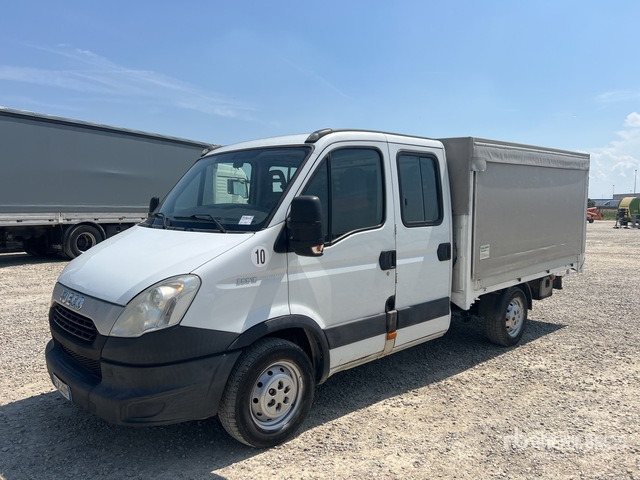2012 Iveco 35S15 Crew Cab (Inoperable) Curtain Side Truck - Desbrozadora de martillos/ Trituradora: foto 3 2012 Iveco 35S15 Crew Cab (Inoperable) Curtain Side Truck - Desbrozadora de martillos/ Trituradora: foto 3