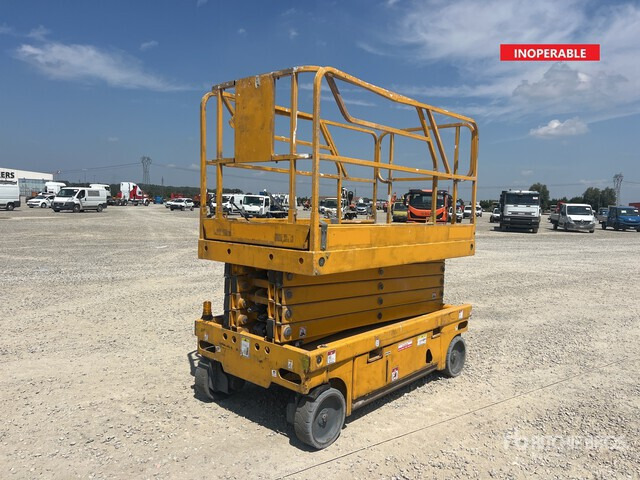 2015 Haulotte Compact 12 Electric (Inoperable) Scissor Lift - Plataforma de tijeras: foto 1 2015 Haulotte Compact 12 Electric (Inoperable) Scissor Lift - Plataforma de tijeras: foto 1