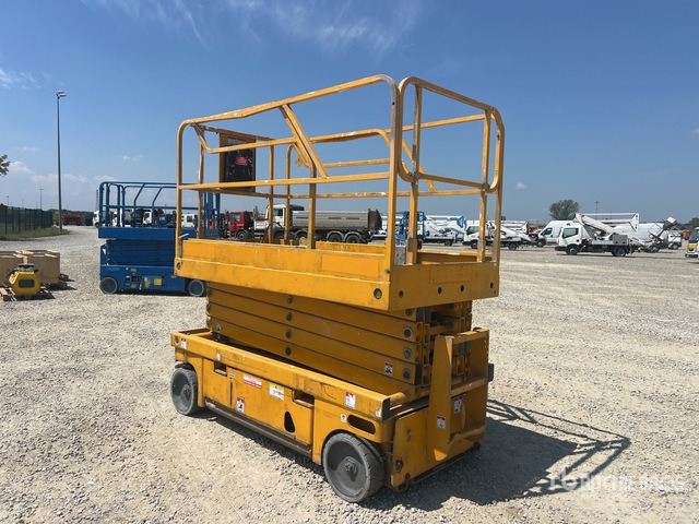 2015 Haulotte Compact 12 Electric (Inoperable) Scissor Lift - Plataforma de tijeras: foto 3 2015 Haulotte Compact 12 Electric (Inoperable) Scissor Lift - Plataforma de tijeras: foto 3