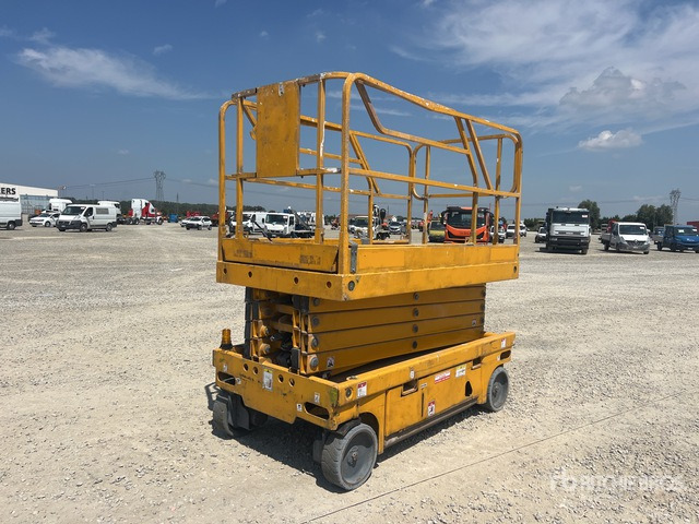 2015 Haulotte Compact 12 Electric (Inoperable) Scissor Lift - Plataforma de tijeras: foto 4 2015 Haulotte Compact 12 Electric (Inoperable) Scissor Lift - Plataforma de tijeras: foto 4