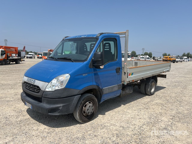 2015 Iveco Daily 35C11 Flatbed Truck - Furgoneta caja abierta: foto 2 2015 Iveco Daily 35C11 Flatbed Truck - Furgoneta caja abierta: foto 2