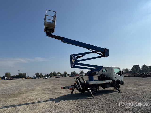 2015 Nissan Cabstar Cabstar 35.12 2015 Socage DA 324 24 m on Bucket Truck - Camión con plataforma elevadora: foto 3 2015 Nissan Cabstar Cabstar 35.12 2015 Socage DA 324 24 m on Bucket Truck - Camión con plataforma elevadora: foto 3