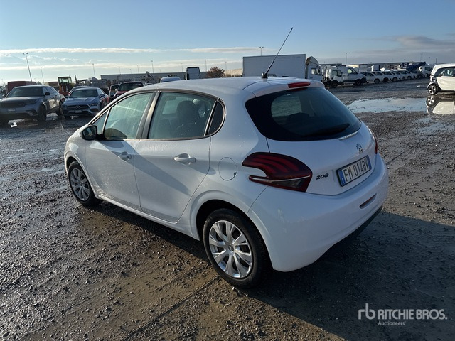 2017 Peugeot 208 BERLINA MIX BLUEHDI Automobile - Coche: foto 2 2017 Peugeot 208 BERLINA MIX BLUEHDI Automobile - Coche: foto 2