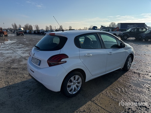 2017 Peugeot 208 BERLINA MIX BLUEHDI Automobile - Coche: foto 3 2017 Peugeot 208 BERLINA MIX BLUEHDI Automobile - Coche: foto 3