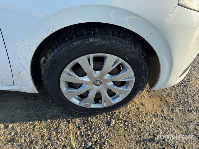 2017 Peugeot 208 BERLINA MIX BLUEHDI Automobile - Coche: foto 4 2017 Peugeot 208 BERLINA MIX BLUEHDI Automobile - Coche: foto 4