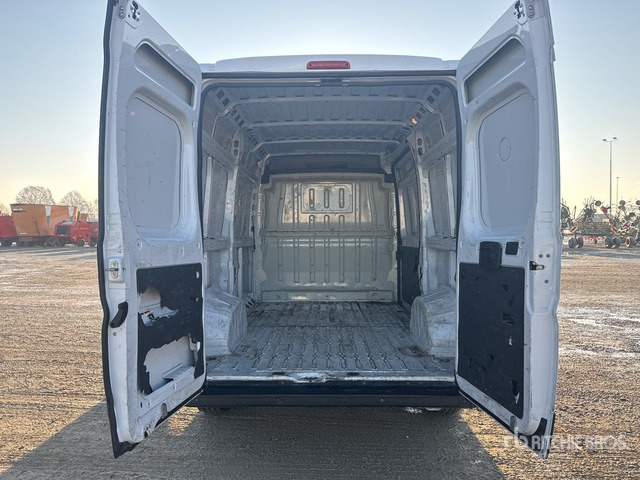 2020 Fiat Ducato 33 MH2 2.3 MULTIJET 120CV E6D-TEMP Van Truck - Camión caja cerrada: foto 4 2020 Fiat Ducato 33 MH2 2.3 MULTIJET 120CV E6D-TEMP Van Truck - Camión caja cerrada: foto 4