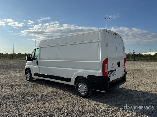 2020 Peugeot Boxer 333 L3H2 2.2 BLUEHDU 140CV S&S Van Truck - Furgoneta pequeña: foto 3 2020 Peugeot Boxer 333 L3H2 2.2 BLUEHDU 140CV S&S Van Truck - Furgoneta pequeña: foto 3