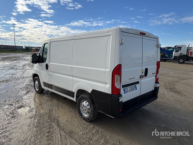 2020 Peugeot Boxer L1H1 2.2 BLUEHDI 140CV SeS Van Truck - Camión caja cerrada: foto 2 2020 Peugeot Boxer L1H1 2.2 BLUEHDI 140CV SeS Van Truck - Camión caja cerrada: foto 2
