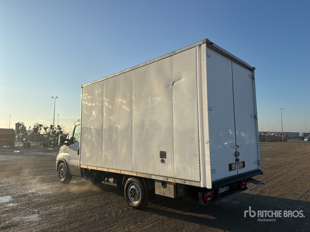 2021 Iveco Daily CABINATO 35S14N BLUE POWER 3750 ... Van Truck - Camión caja cerrada: foto 2 2021 Iveco Daily CABINATO 35S14N BLUE POWER 3750 ... Van Truck - Camión caja cerrada: foto 2