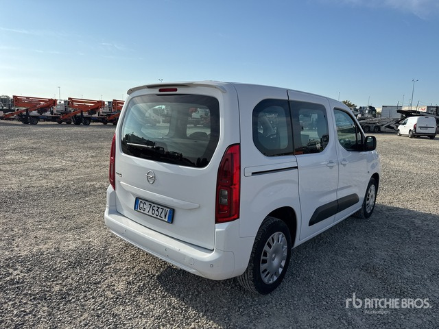 2021 Opel Combo LIFE 1.5 D 100CV EDITION PLUS L ... Van Truck - Furgoneta pequeña: foto 3 2021 Opel Combo LIFE 1.5 D 100CV EDITION PLUS L ... Van Truck - Furgoneta pequeña: foto 3