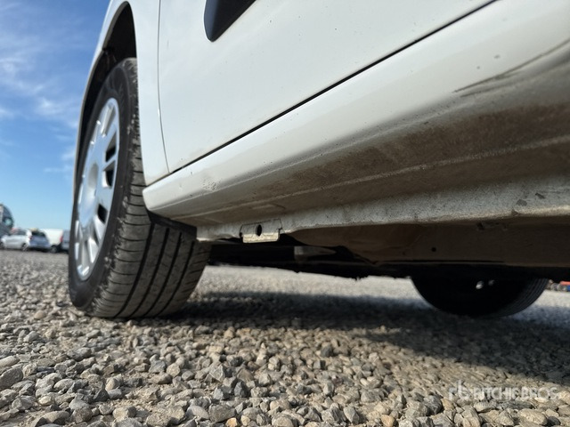 2021 Opel Combo LIFE 1.5 D 100CV EDITION PLUS L ... Van Truck - Furgoneta pequeña: foto 5 2021 Opel Combo LIFE 1.5 D 100CV EDITION PLUS L ... Van Truck - Furgoneta pequeña: foto 5