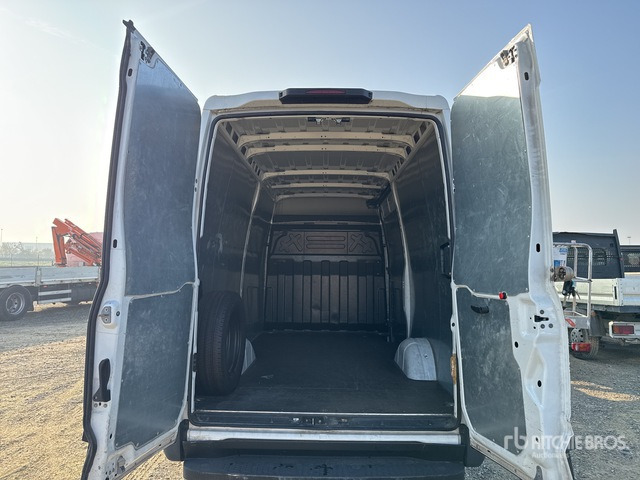 2022 Iveco Daily 35 CNG 35S14NV 3520L H2 BLUE P Van Truck - Camión caja cerrada: foto 4 2022 Iveco Daily 35 CNG 35S14NV 3520L H2 BLUE P Van Truck - Camión caja cerrada: foto 4