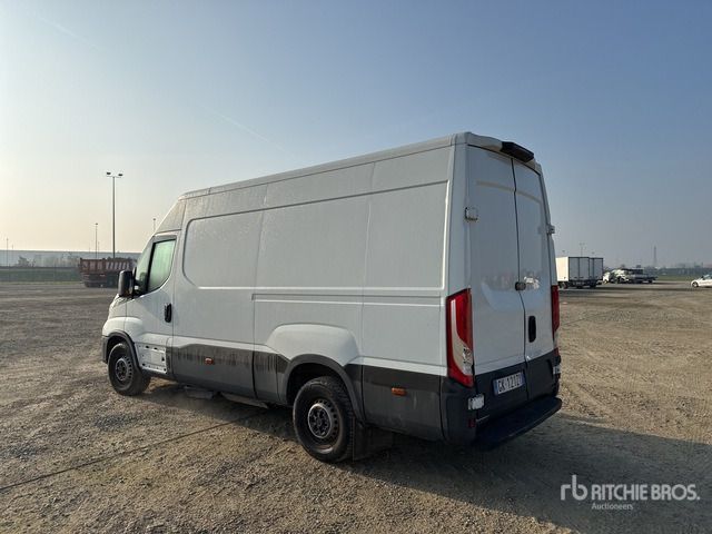2022 Iveco Daily 35 CNG 35S14NV 3520L H2 BLUE P Van Truck - Camión caja cerrada: foto 2 2022 Iveco Daily 35 CNG 35S14NV 3520L H2 BLUE P Van Truck - Camión caja cerrada: foto 2