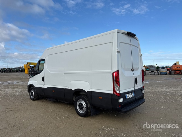 2022 Iveco Daily 35S14NV 3520L H2 BLUE P Van Truck - Camión caja cerrada: foto 2 2022 Iveco Daily 35S14NV 3520L H2 BLUE P Van Truck - Camión caja cerrada: foto 2
