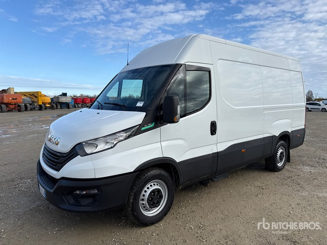 2022 Iveco Daily 35S14NV 3520L H2 BLUE P Van Truck - Camión caja cerrada: foto 1 2022 Iveco Daily 35S14NV 3520L H2 BLUE P Van Truck - Camión caja cerrada: foto 1