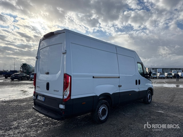 2022 Iveco Daily 35S14NV 3520L H2 BLUE P Van Truck - Camión caja cerrada: foto 3 2022 Iveco Daily 35S14NV 3520L H2 BLUE P Van Truck - Camión caja cerrada: foto 3