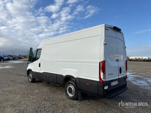 2022 Iveco Daily 35S14NV 3520L H2 BLUE P Van Truck - Camión caja cerrada: foto 2 2022 Iveco Daily 35S14NV 3520L H2 BLUE P Van Truck - Camión caja cerrada: foto 2