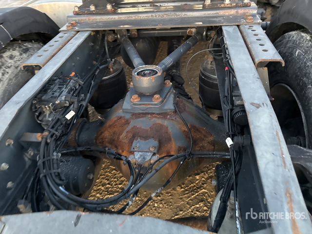 2009 DAF CF85.460 4x2 S/A Sleeper Truck Tractor - Cabeza tractora: foto 4 2009 DAF CF85.460 4x2 S/A Sleeper Truck Tractor - Cabeza tractora: foto 4