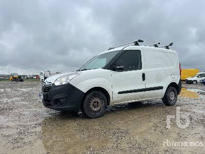 OPEL COMBO - Camión caja cerrada: foto 1 OPEL COMBO - Camión caja cerrada: foto 1