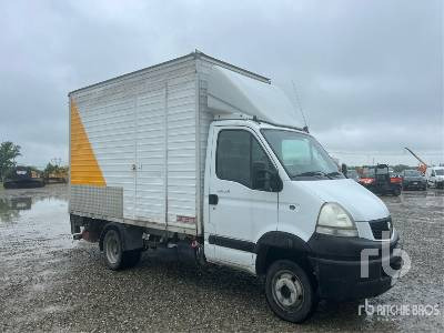 RENAULT MASCOTT 130 DXI - Camión caja cerrada: foto 5 RENAULT MASCOTT 130 DXI - Camión caja cerrada: foto 5
