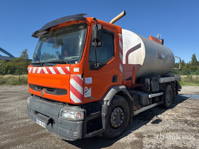 2004 RVI Lander 320 2004 Rincheval on 4x2 Repandeus ... Asphalt Distributor Truck - Distribuidor de asfalto: foto 1 2004 RVI Lander 320 2004 Rincheval on 4x2 Repandeus ... Asphalt Distributor Truck - Distribuidor de asfalto: foto 1