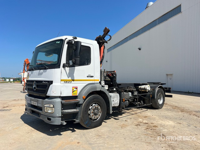 2006 Mercedes-Benz Axor 1823 4x2 Chassis Cabine 4x2 Cab and Chassis - Camión chasis, Camión grúa: foto 1 2006 Mercedes-Benz Axor 1823 4x2 Chassis Cabine 4x2 Cab and Chassis - Camión chasis, Camión grúa: foto 1