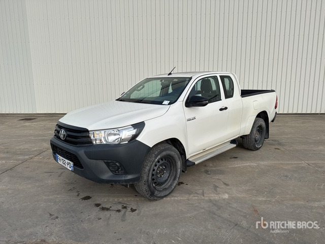 2019 Toyota Hilux Vehicule Utilitaire Cargo Van - Furgoneta: foto 1 2019 Toyota Hilux Vehicule Utilitaire Cargo Van - Furgoneta: foto 1