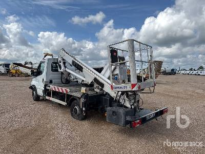 IVECO 35-120 2017 Multitel MX210 21 m on Cam ... - Camión con plataforma elevadora: foto 2 IVECO 35-120 2017 Multitel MX210 21 m on Cam ... - Camión con plataforma elevadora: foto 2