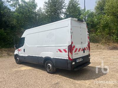 IVECO 35S14 Vehicule Utilitaire - Furgón: foto 2 IVECO 35S14 Vehicule Utilitaire - Furgón: foto 2