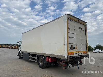 IVECO AD190S 4x2 Camion Fourgon - Camión caja cerrada: foto 2 IVECO AD190S 4x2 Camion Fourgon - Camión caja cerrada: foto 2