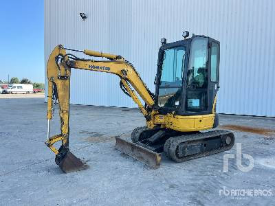 KOMATSU PC26MR-3 Mini-Pelle - Miniexcavadora: foto 1 KOMATSU PC26MR-3 Mini-Pelle - Miniexcavadora: foto 1