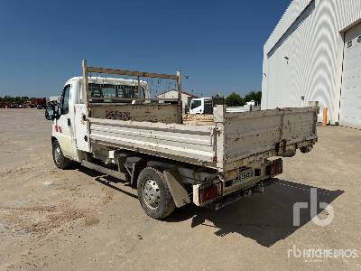 PEUGEOT BOXER 4x2 - Camión volquete: foto 2 PEUGEOT BOXER 4x2 - Camión volquete: foto 2