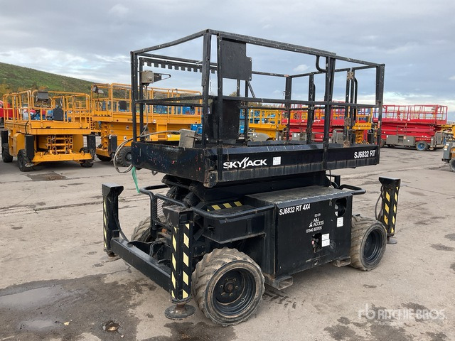 2007 Skyjack SJ6832RT 4x4 Diesel Scissor Lift - Plataforma de tijeras: foto 3 2007 Skyjack SJ6832RT 4x4 Diesel Scissor Lift - Plataforma de tijeras: foto 3