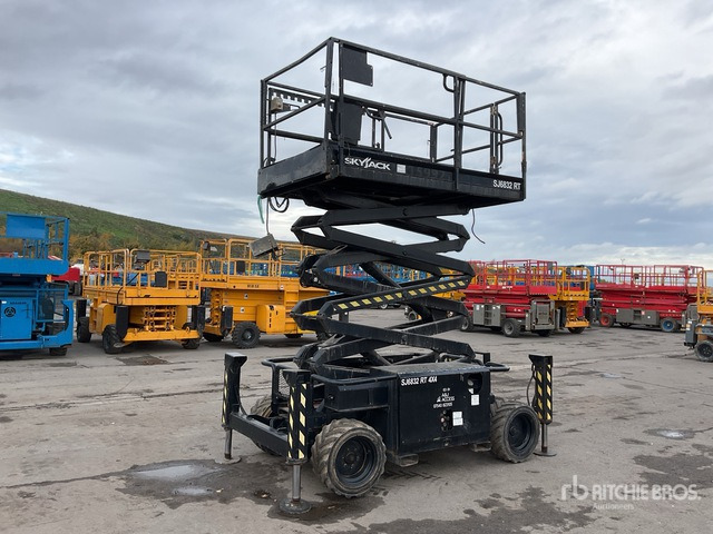 2007 Skyjack SJ6832RT 4x4 Diesel Scissor Lift - Plataforma de tijeras: foto 2 2007 Skyjack SJ6832RT 4x4 Diesel Scissor Lift - Plataforma de tijeras: foto 2