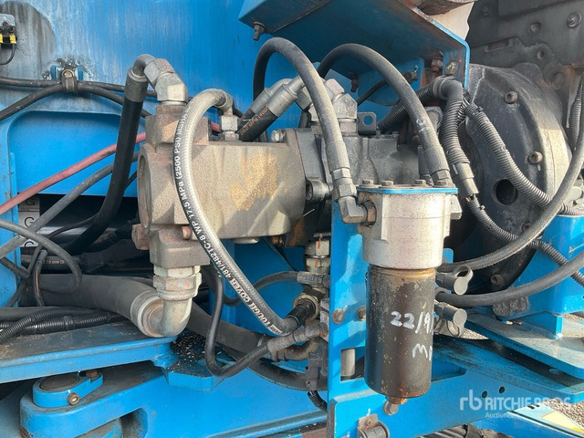 2010 Genie Z135/70 4WD Diesel Articulating Boom Lift - Plataforma articulada: foto 5 2010 Genie Z135/70 4WD Diesel Articulating Boom Lift - Plataforma articulada: foto 5