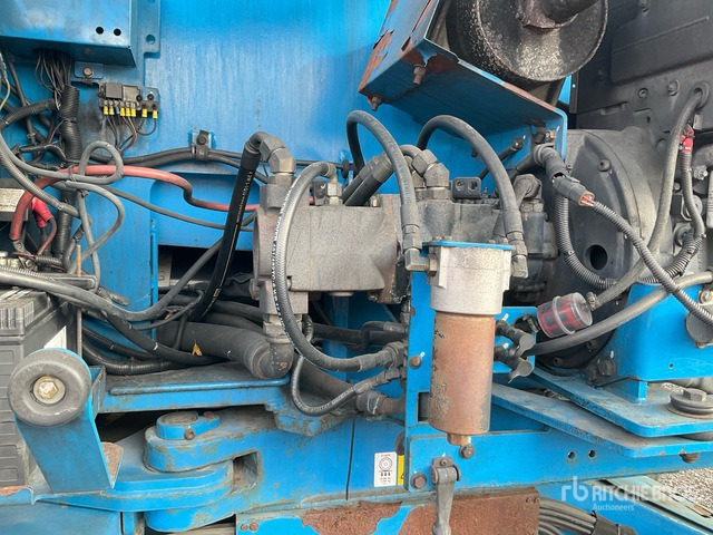 Plataforma articulada 2010 Genie Z135/70 Articulating Boom Lift: foto 1