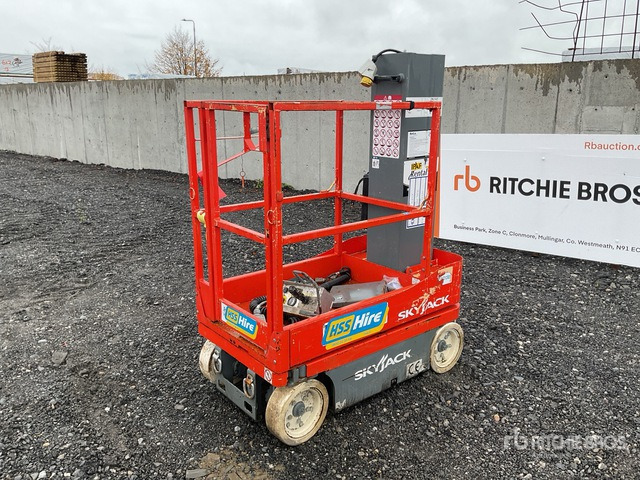 2013 Skyjack SJ16 2013 Skyjack SJ16 Vertical Mast Lift Vertical Mast Lift - Plataforma de mástil vertical: foto 1 2013 Skyjack SJ16 2013 Skyjack SJ16 Vertical Mast Lift Vertical Mast Lift - Plataforma de mástil vertical: foto 1