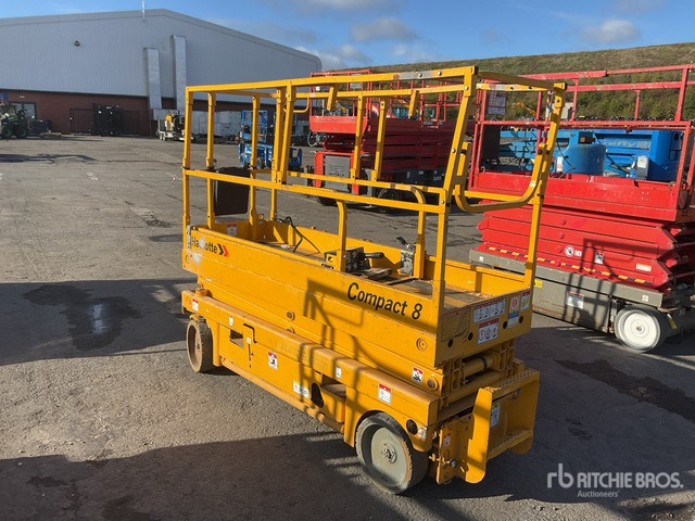 2014 Haulotte COMPACT8 Electric Scissor Lift - Plataforma de tijeras: foto 3 2014 Haulotte COMPACT8 Electric Scissor Lift - Plataforma de tijeras: foto 3