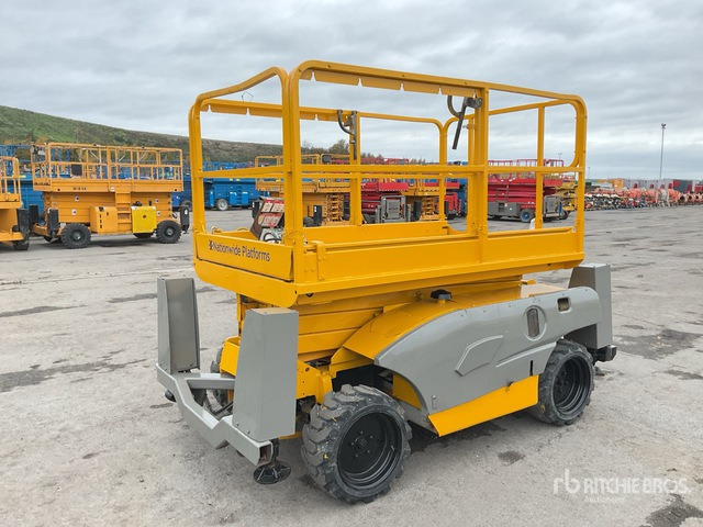 2014 Haulotte Compact 10DX 4x4 Diesel Scissor Lift - Plataforma de tijeras: foto 4 2014 Haulotte Compact 10DX 4x4 Diesel Scissor Lift - Plataforma de tijeras: foto 4