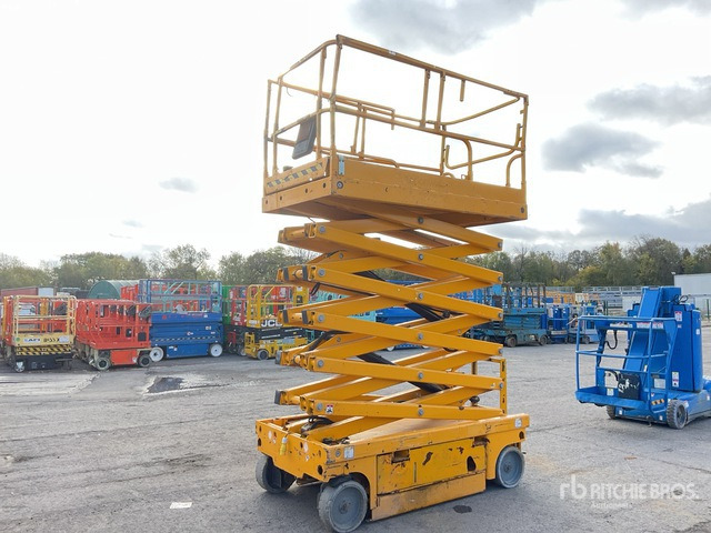 2014 Haulotte Compact 14 Electric Scissor Lift - Plataforma de tijeras: foto 2 2014 Haulotte Compact 14 Electric Scissor Lift - Plataforma de tijeras: foto 2