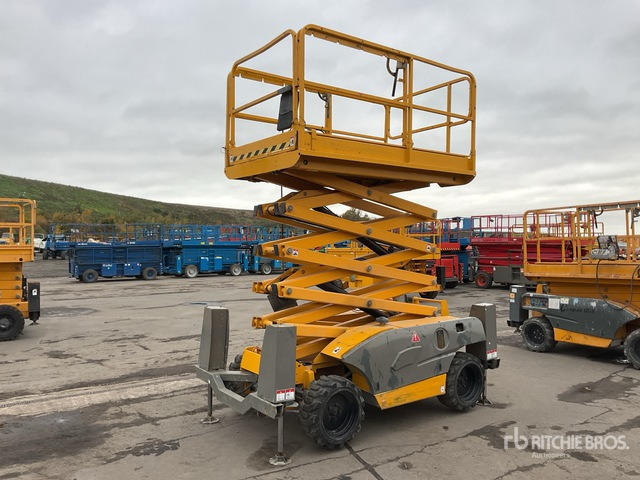 2015 Haulotte Compact 12DX 4x4 Diesel Scissor Lift - Plataforma de tijeras: foto 1 2015 Haulotte Compact 12DX 4x4 Diesel Scissor Lift - Plataforma de tijeras: foto 1