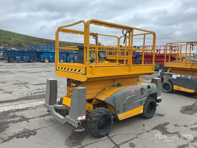 2015 Haulotte Compact 12DX 4x4 Diesel Scissor Lift - Plataforma de tijeras: foto 3 2015 Haulotte Compact 12DX 4x4 Diesel Scissor Lift - Plataforma de tijeras: foto 3