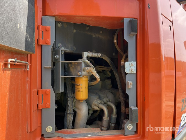 Excavadora de cadenas 2021 Hitachi ZX225USLC-6 Tracked Excavator: foto 6