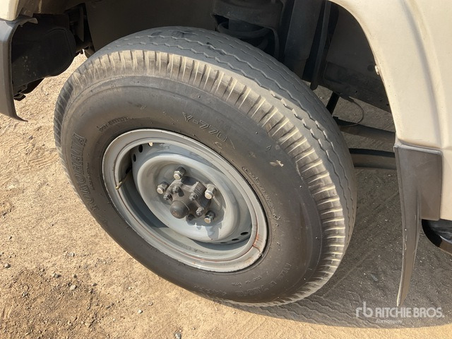 2013 Toyota Land Cruiser 78L 4x4 SUV - SUV/ Todoterreno: foto 5 2013 Toyota Land Cruiser 78L 4x4 SUV - SUV/ Todoterreno: foto 5
