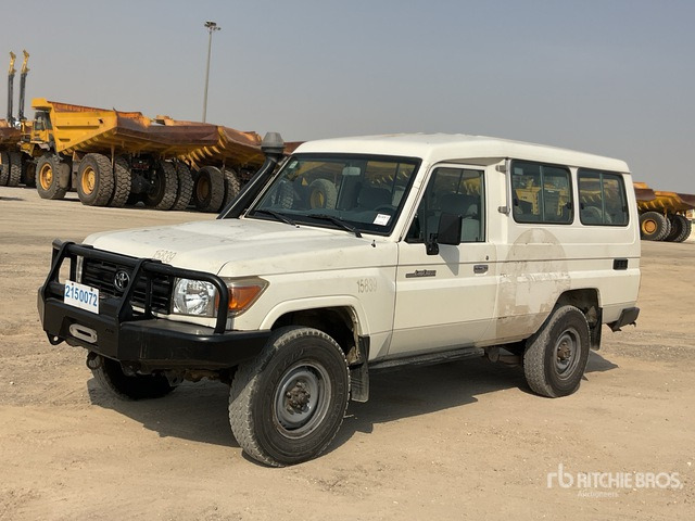 2014 Toyota Land Cruiser 78L 4x4 SUV - SUV/ Todoterreno: foto 1 2014 Toyota Land Cruiser 78L 4x4 SUV - SUV/ Todoterreno: foto 1