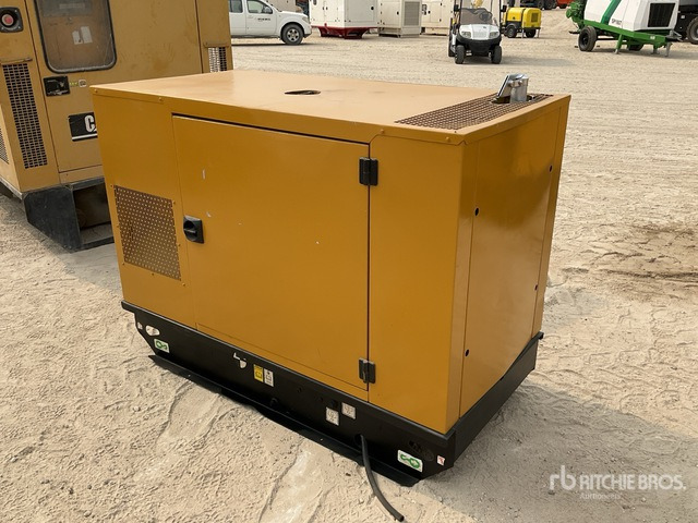 2015 Cat DE22E3 22 kVA Skid-Mounted Generator Set - Generador industriale: foto 3 2015 Cat DE22E3 22 kVA Skid-Mounted Generator Set - Generador industriale: foto 3